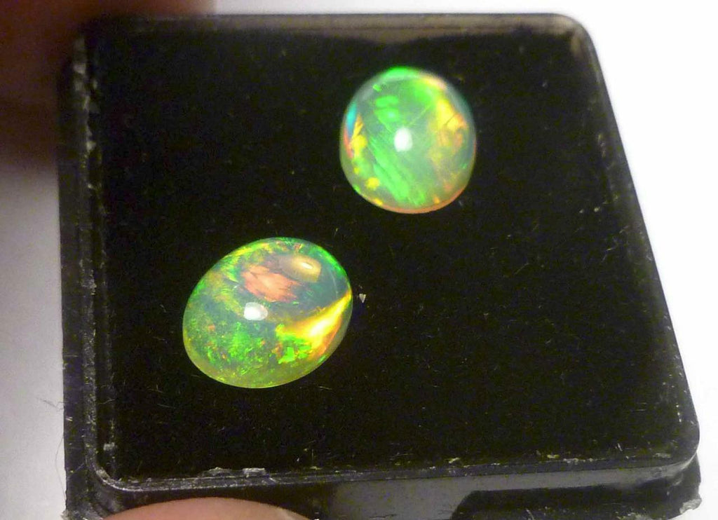 9x7mm Firey Pair Opal Gemstones Cabochons Ethiopian Ethiopia 2.32 cts