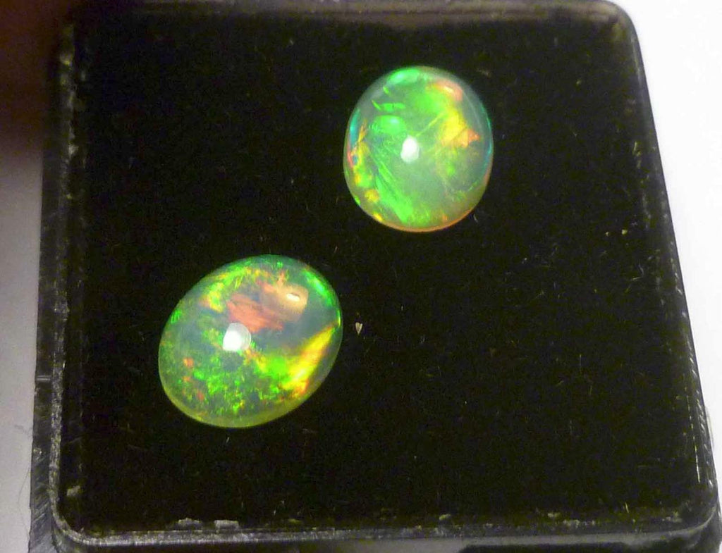 9x7mm Firey Pair Opal Gemstones Cabochons Ethiopian Ethiopia 2.32 cts