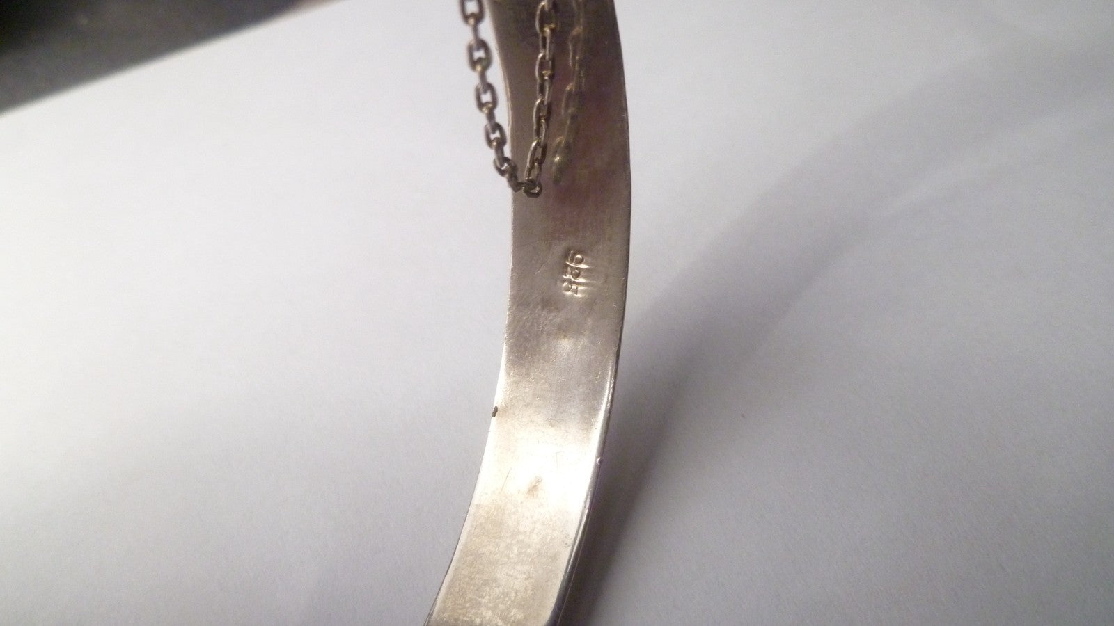 Minimalist 925 Sterling Silver Bangle bracelet 9mm Safety Clasp 9.8 g