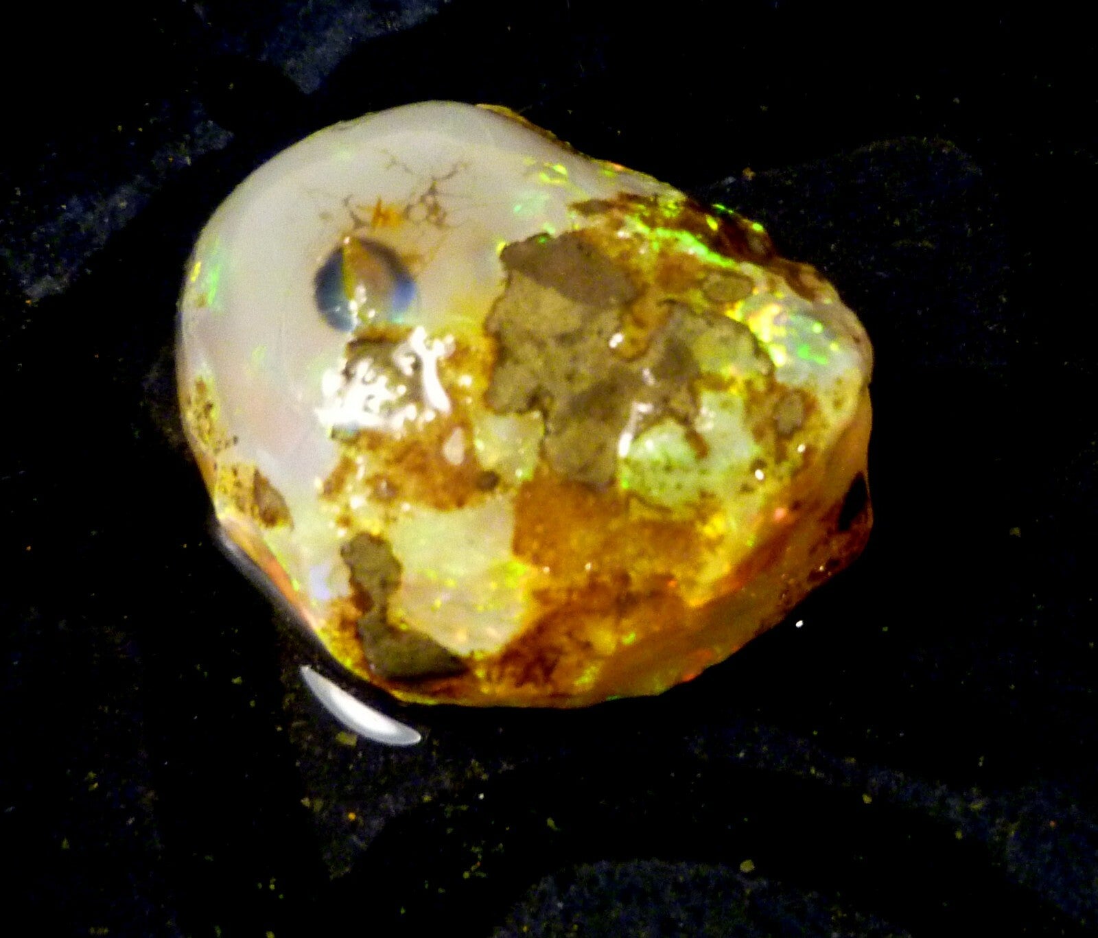 Rare Ghost OPAL Ethiopia Precious Opal Crystal with a Ghost 180.3cts