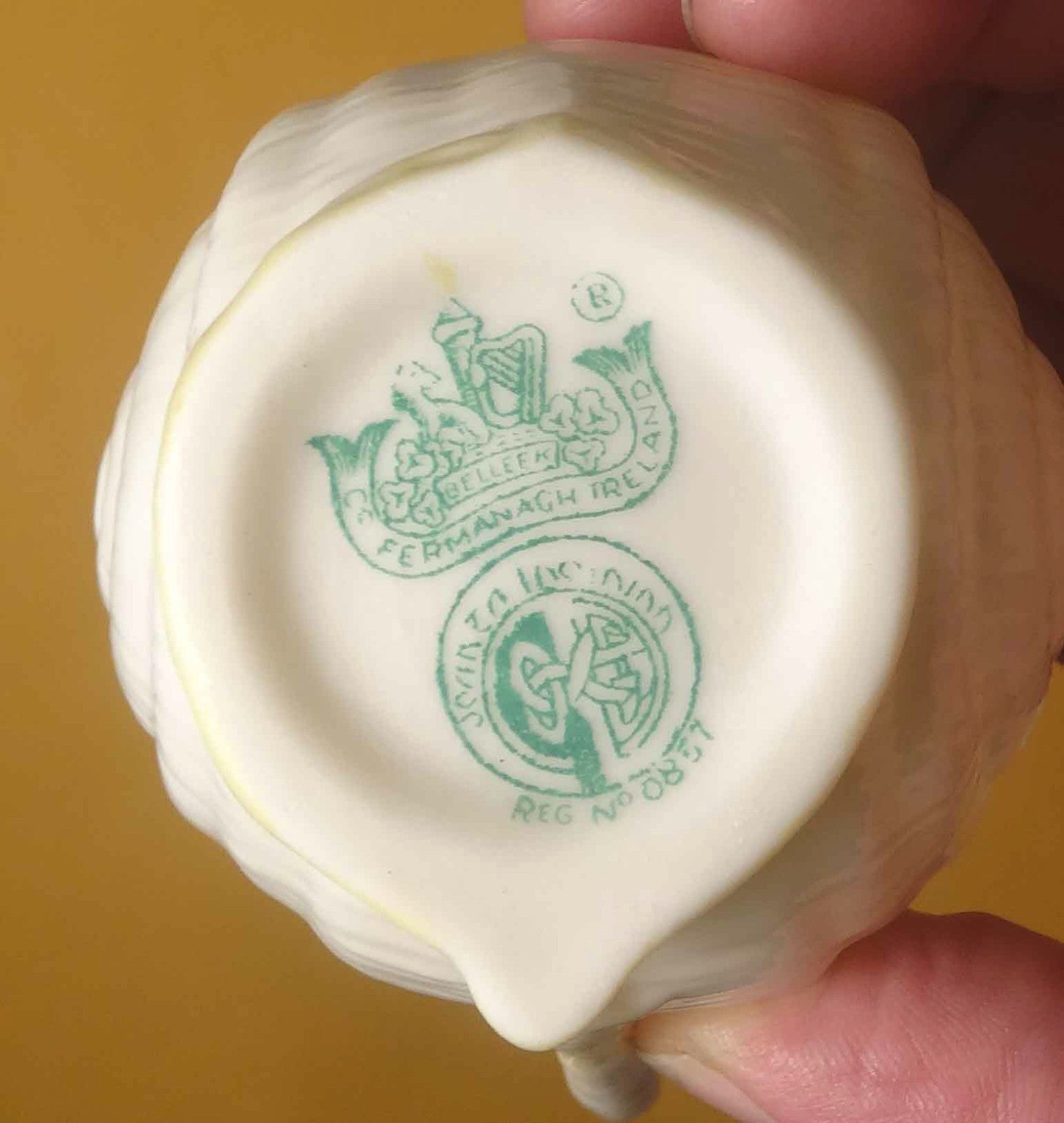 CUTE! BELLEEK Snail Pattern Creamer Sugar Mark 1955 - 65 IRELAND Fermanagh