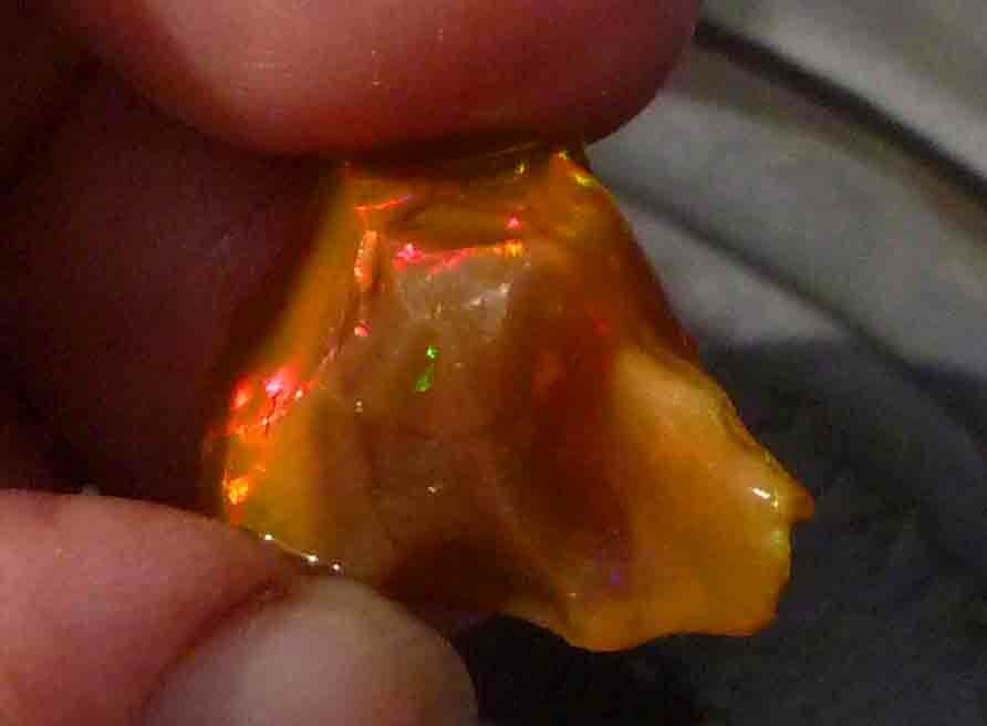 RED FLASH!  Welo Ethiopia Precious Opal Rough 16.6 carats Ethiopian