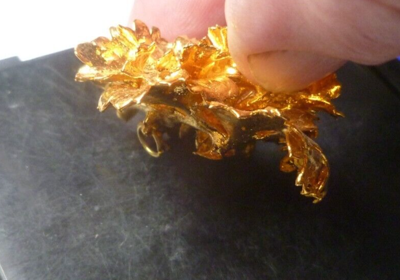 Real Parsley Leaf Pendant 24k Gold Plated 3.24g