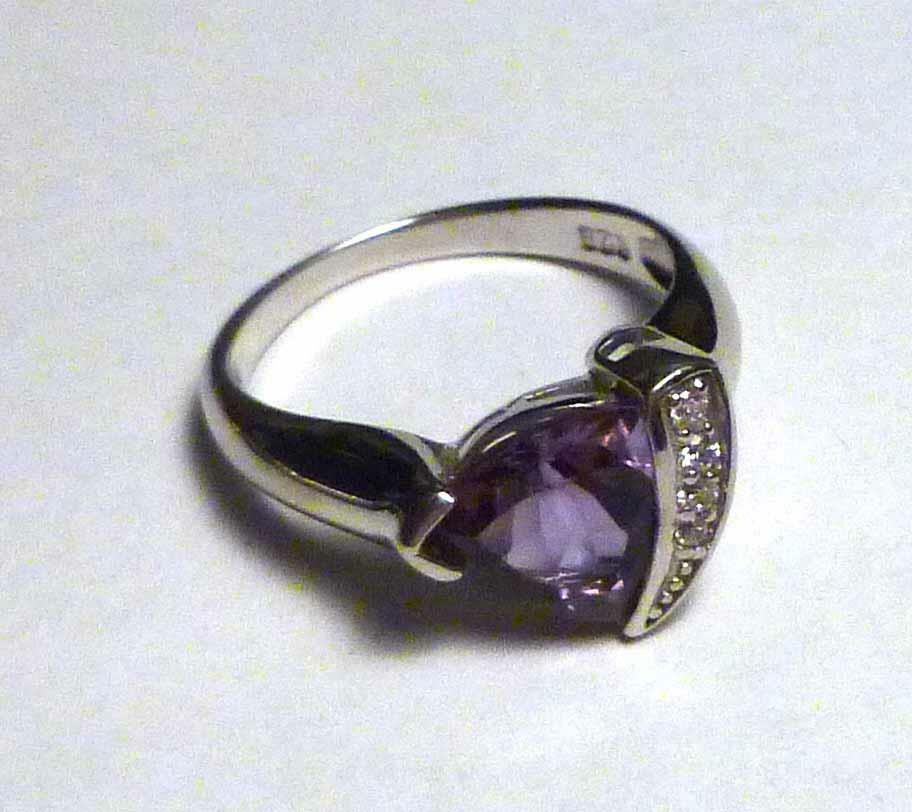 Minimalist 9 X 9mm Trillion Brazil AMETHYST & Topaz 925 SILVER RING SZ 6.25