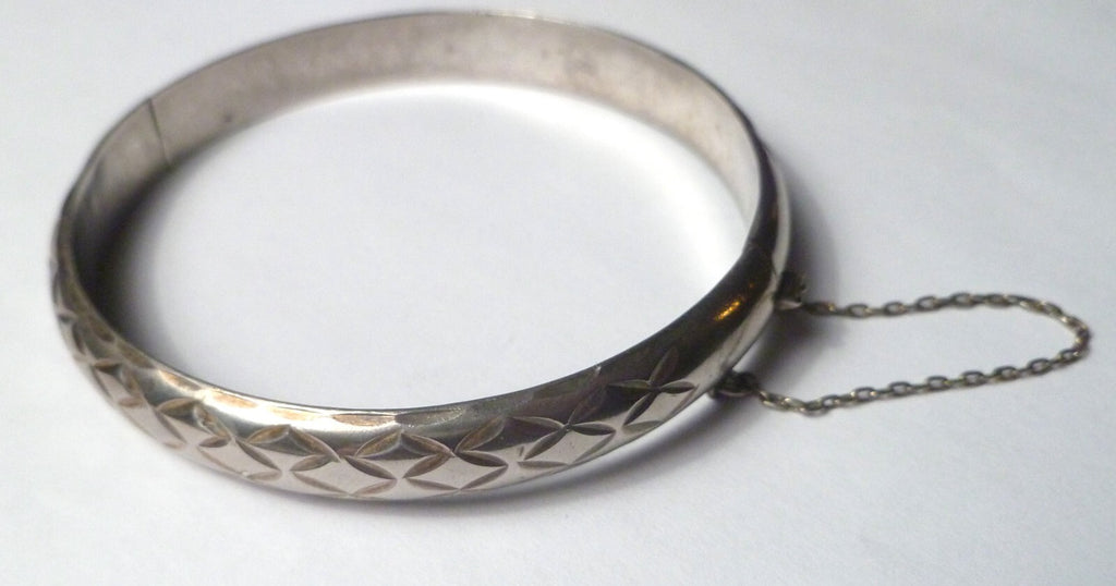 Minimalist 925 Sterling Silver Bangle bracelet 9mm Safety Clasp 9.8 g