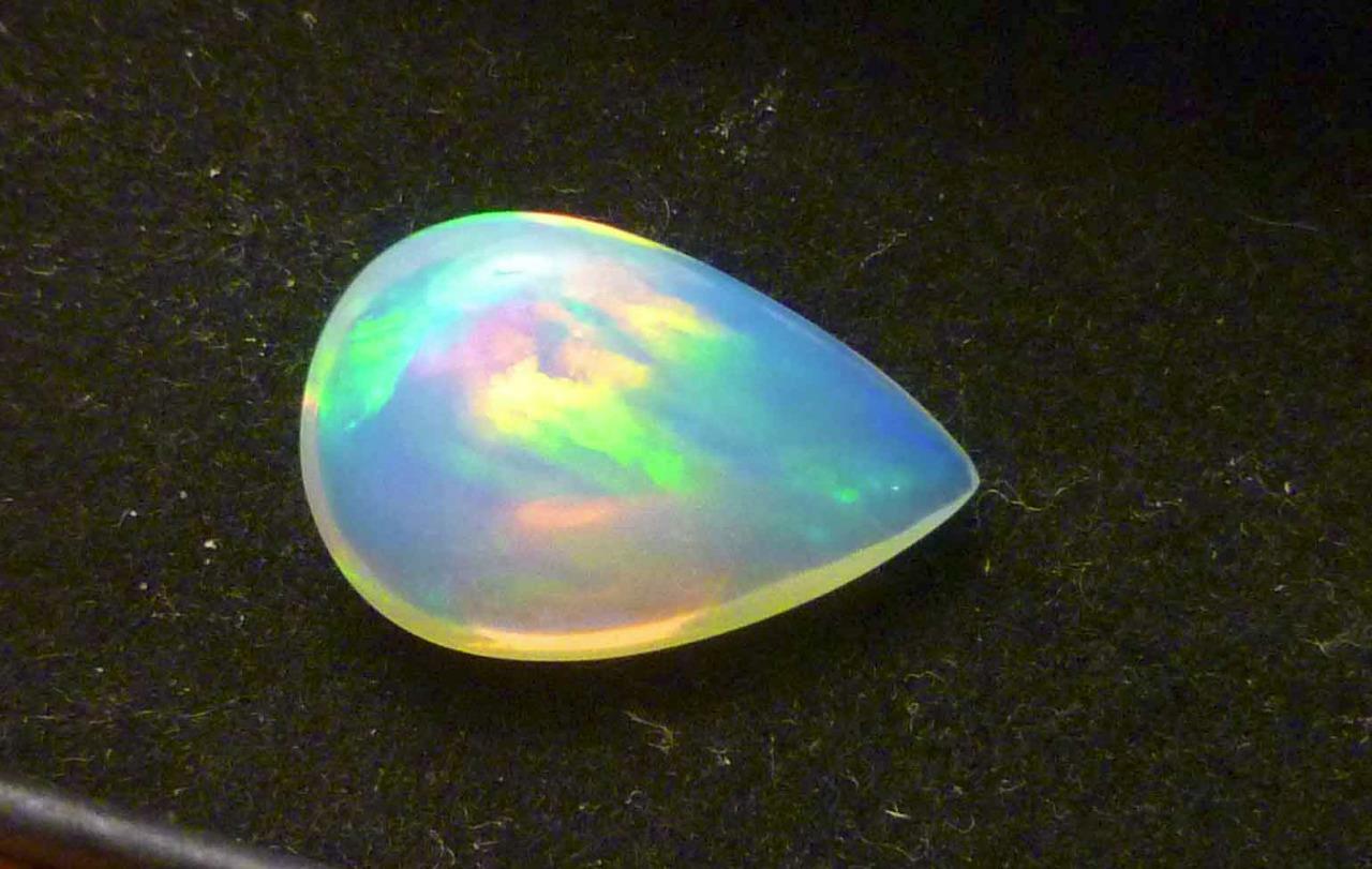 AAA+ Ethiopian Precious Crystal Welo Opal Teardrop Gemstone FLASH 7.0 carats Gem
