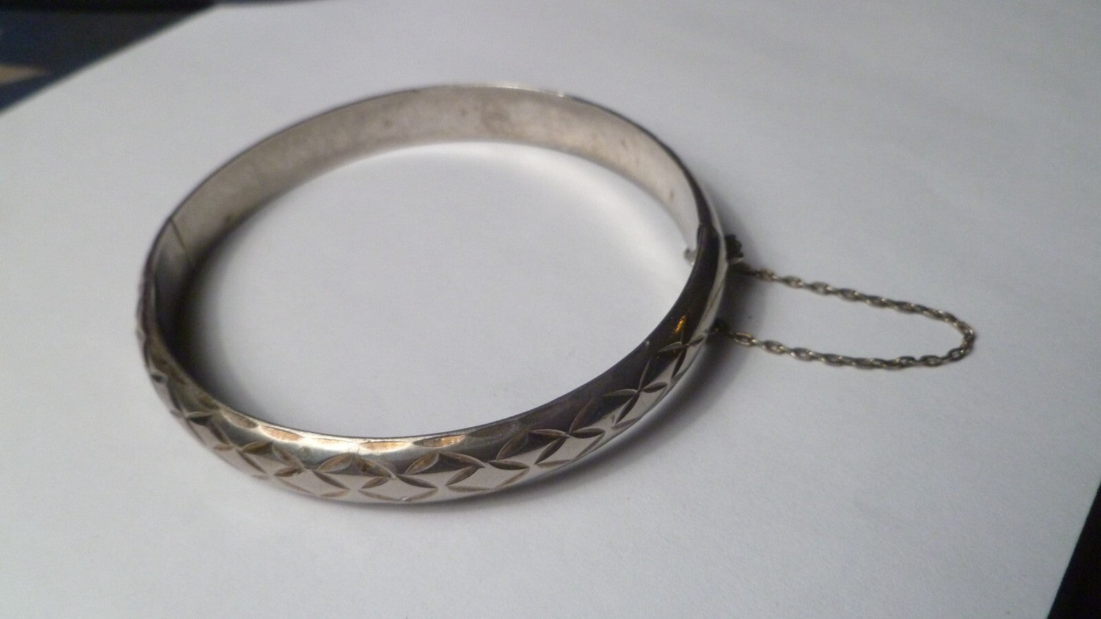 Minimalist 925 Sterling Silver Bangle bracelet 9mm Safety Clasp 9.8 g